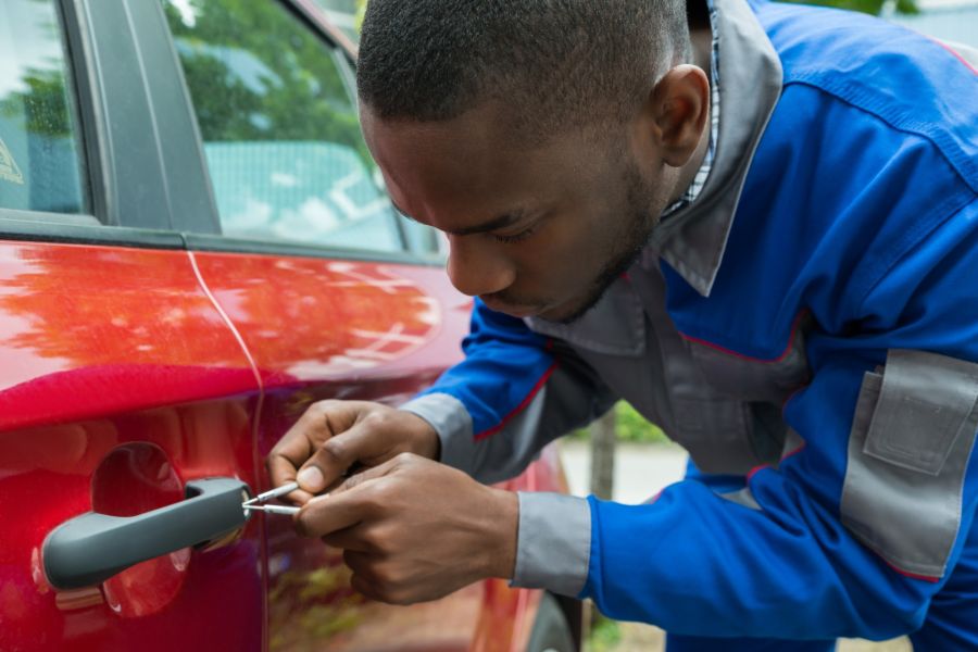 Car Unlocking Services by KD247 Roadside